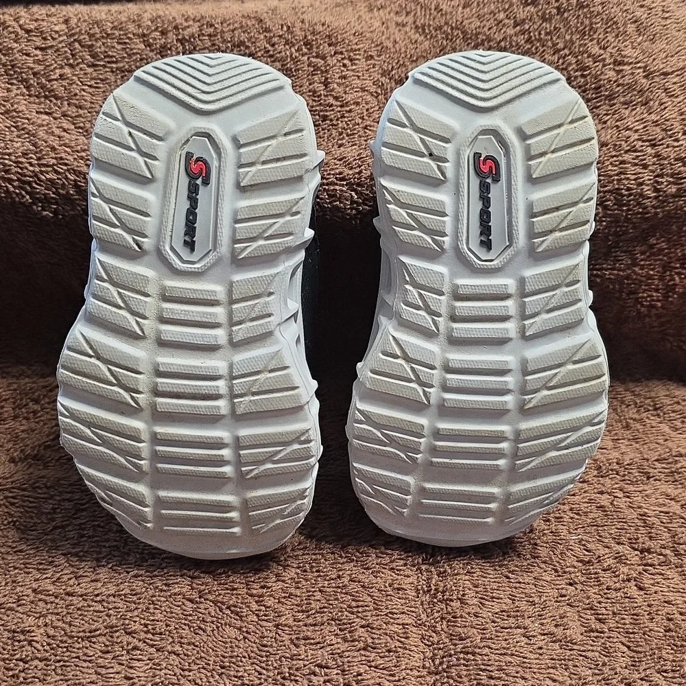 Skechers Kids' Step-Ins‎ Black, Red and Yellow Sneakers With Lights, like new.